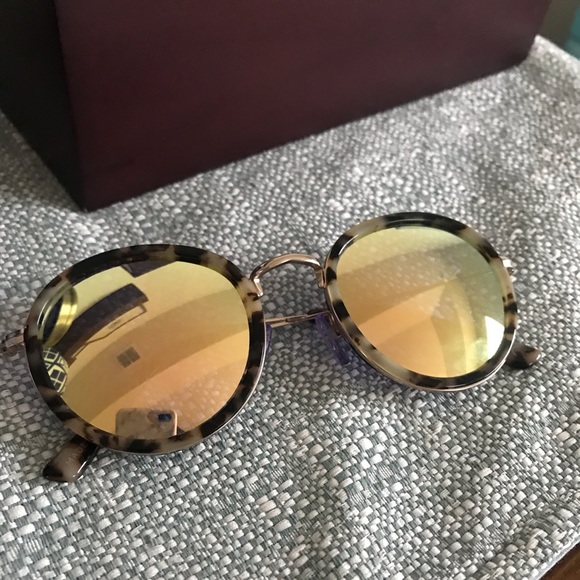 Madewell Accessories - Madewell Tortishelle Sunglasses with mirror tint